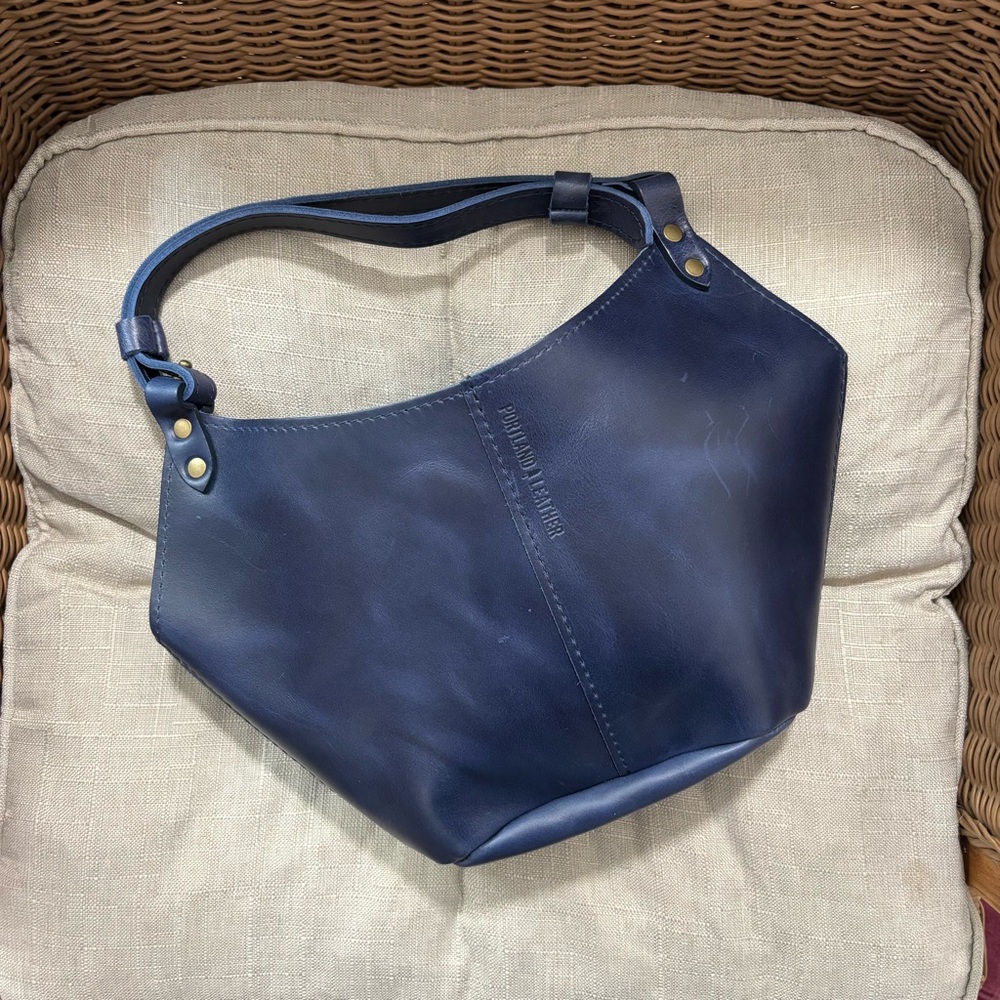 Portland leather kangaroo shoulder bag
